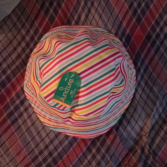 Hat - Picture 2 of 4